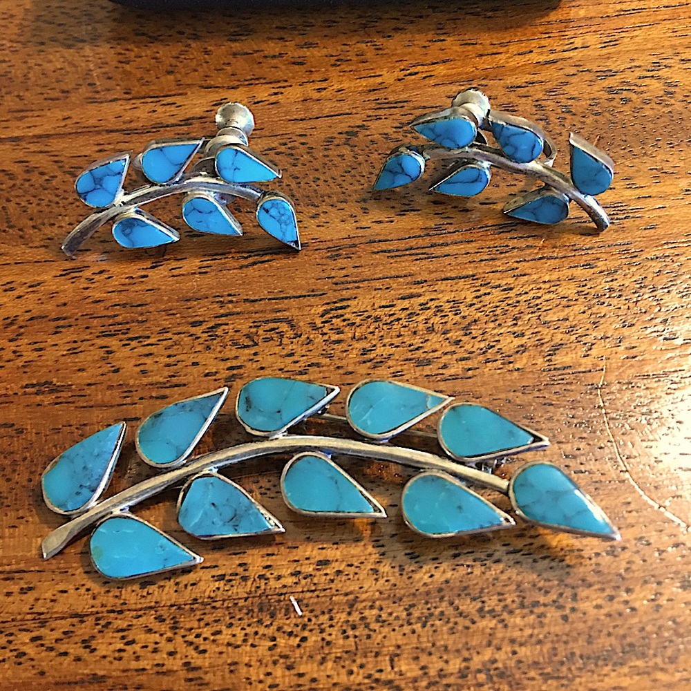 Vintage turquoise clip earrings and pin